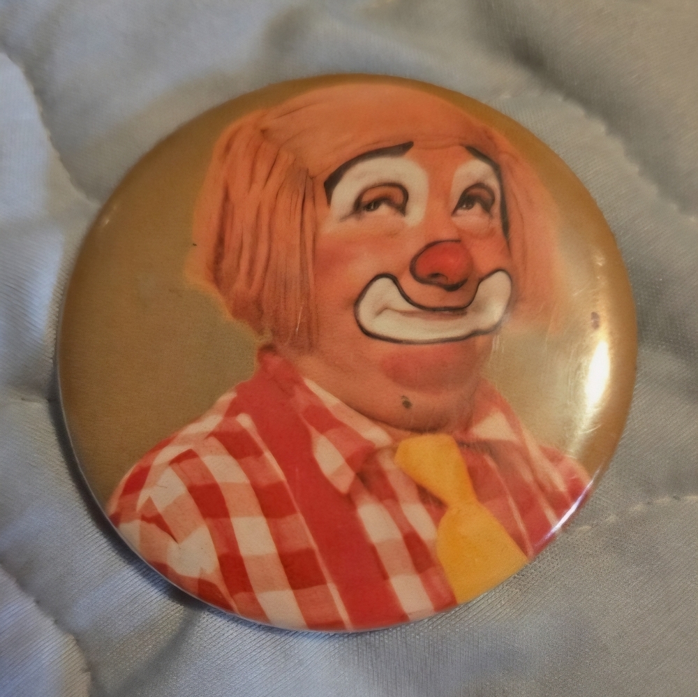 Bozo Buttons Vintage WGN